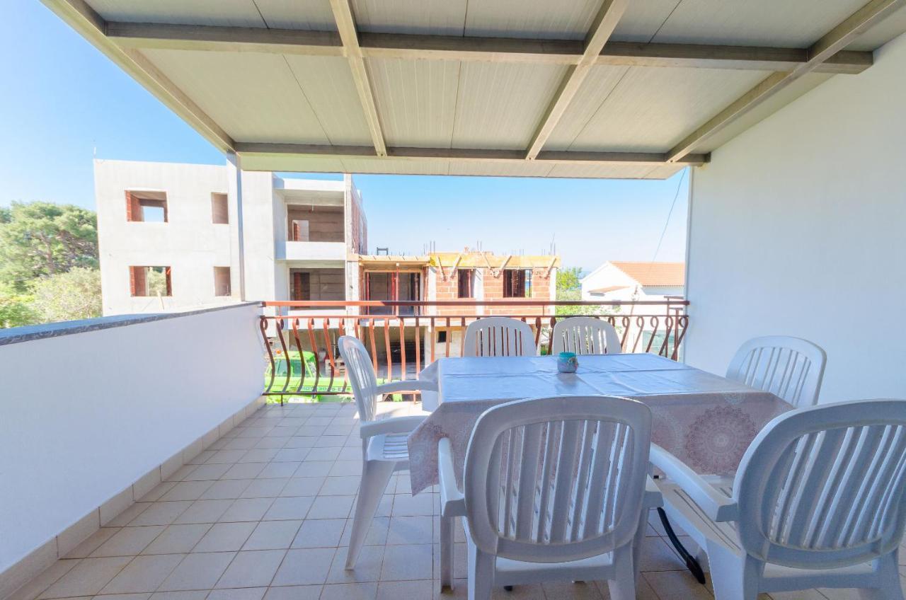 Apartments Slavica R Banjol Exterior foto