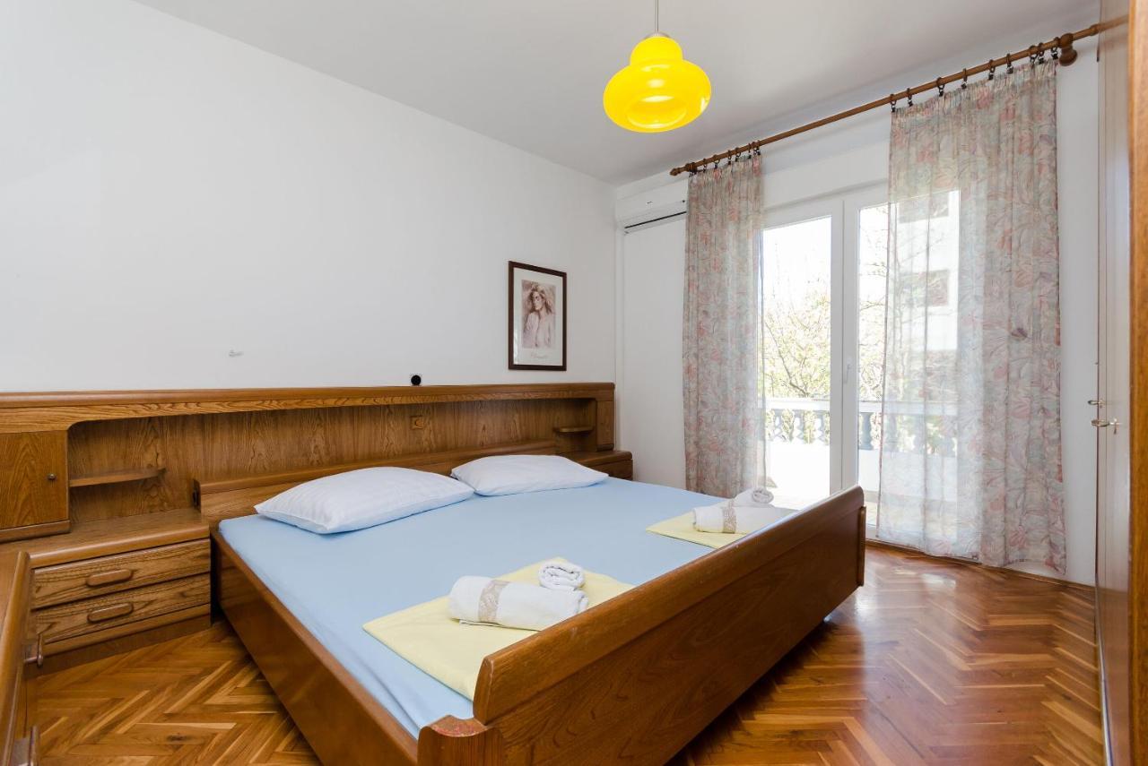 Apartments Slavica R Banjol Exterior foto