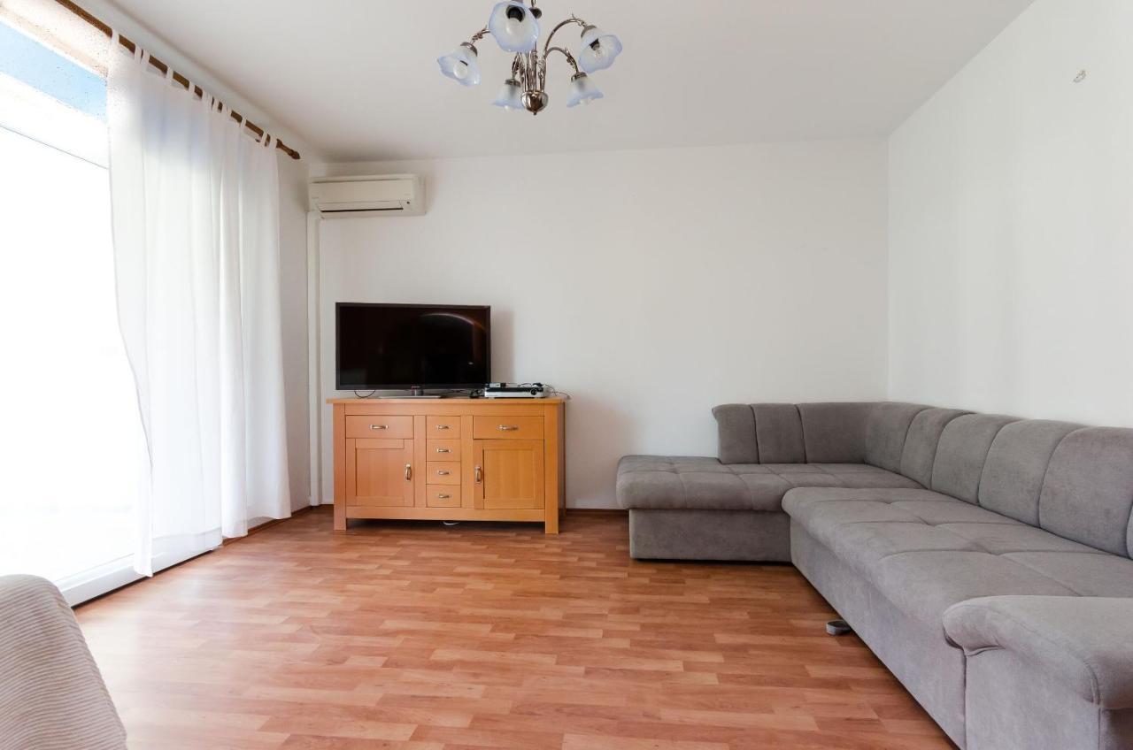 Apartments Slavica R Banjol Exterior foto
