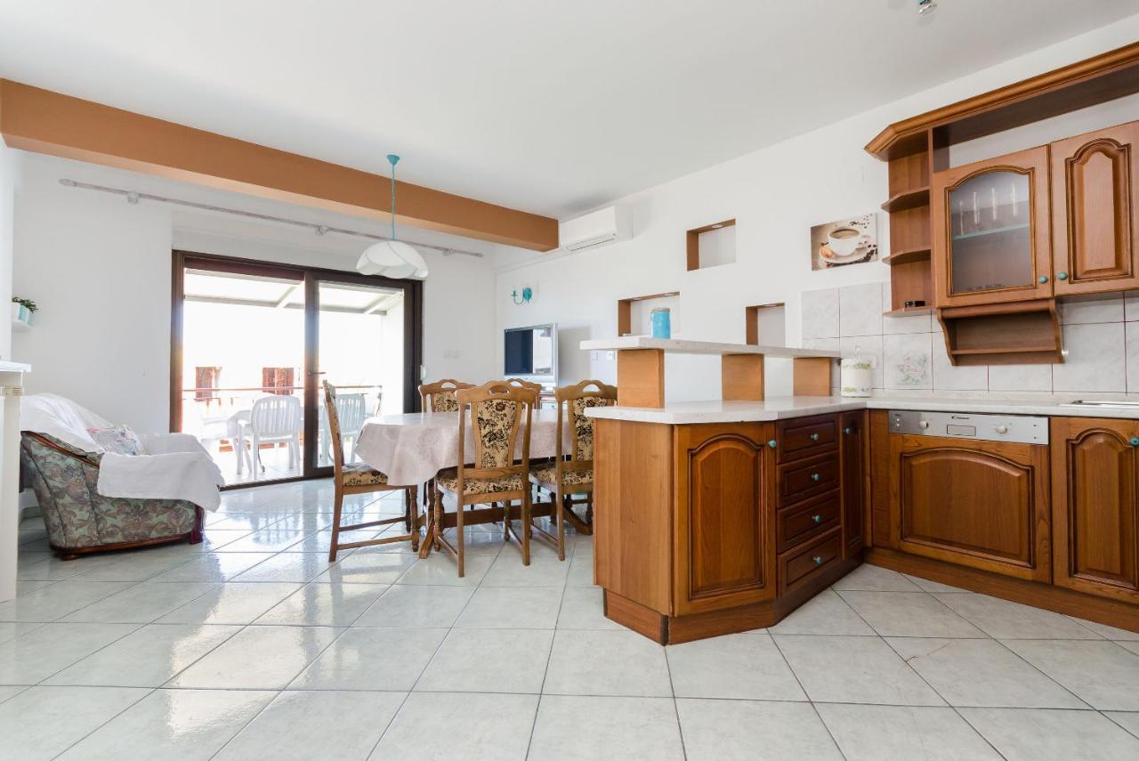 Apartments Slavica R Banjol Exterior foto