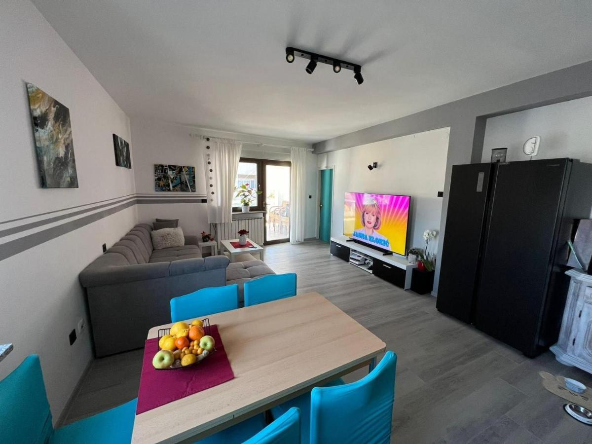 Apartments Slavica R Banjol Exterior foto